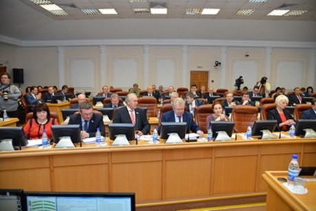 На сессии Законодательного собрания. Фото пресс-службы ЗС Иркутской области