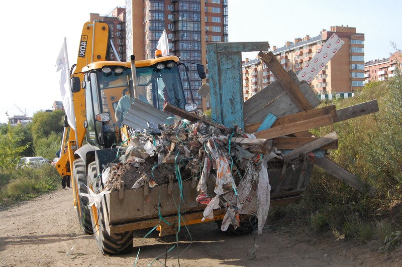 С берега Ангары вывезено 60 тонн строительного мусора