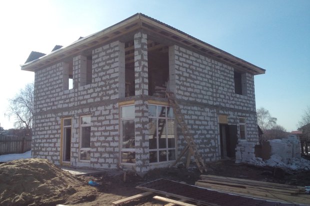 Дома из газобетона. Фото с сайта ucrc38.ru Дома из газобетона. Фото с сайта ucrc38.ru