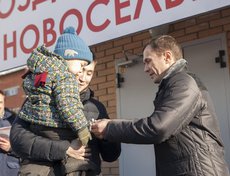 В феврале учителям и врачам вручили ключи от нового малосемейного общежития на улице Ярославского.
