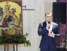 9 января мэр Дмитрий Бердников провел первый рождественский прием для многодетных семей из православных приходов Иркутска.