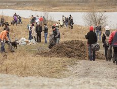 Иркутяне убрали мусор в парках, прибрежных зонах, на территориях, прилегающих к учреждениям.