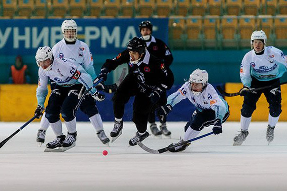Хоккеисты. Фото Вячеслава Айкина