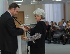 Вручение грамоты 800-тысячному читателю библиотеки
