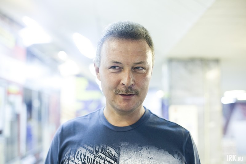 Дмитрий (44 года): «Мне нравится „Алиса“ уже много лет. Последний альбом мне не очень нравится. Время идет, стиль меняется. Музыка становится другой, раньше и инструментов таких не было, и аппаратура была другая».