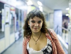 Ольга (22 года): «Я слушаю группу „Алиса“ с рождения. Ее слушали мои родители, они и до сих пор ее слушают. Но на концерт не пришли, потому что в командировке».