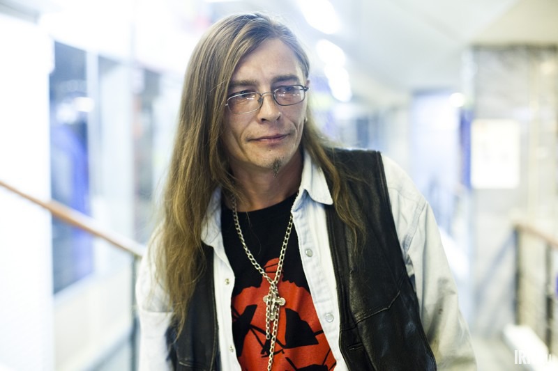 Фасх (43 года): «Я хотел взять на концерт сына, ему четыре года и три месяца, но моя теща его не пустила. Сильно громкая музыка, говорит. А он фанат „Алисы“, он не мультики смотрит, а просит „Алису“ поставить».