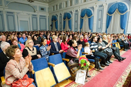 Слушатели в Иркутской областной филармонии. Автор фото — Владимир Смирнов