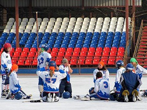 Команда «Рекорд» после игры. Фото с сайта www.rusbandy.ru