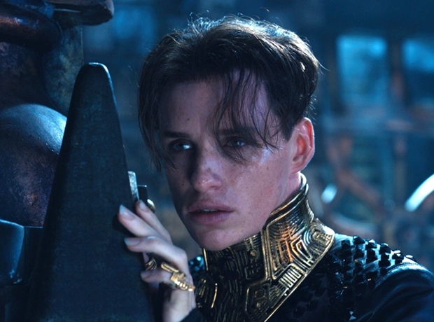 Кадр из фильма «Восхождение Юпитер». Фото с сайта www.kinopoisk.ru