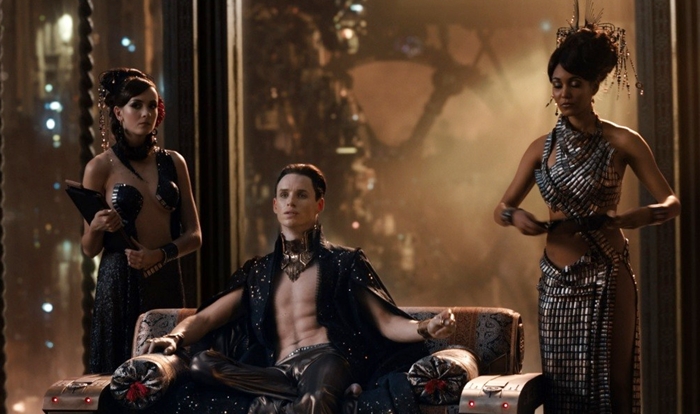 Кадр из фильма «Восхождение Юпитер». Фото с сайта www.kinopoisk.ru