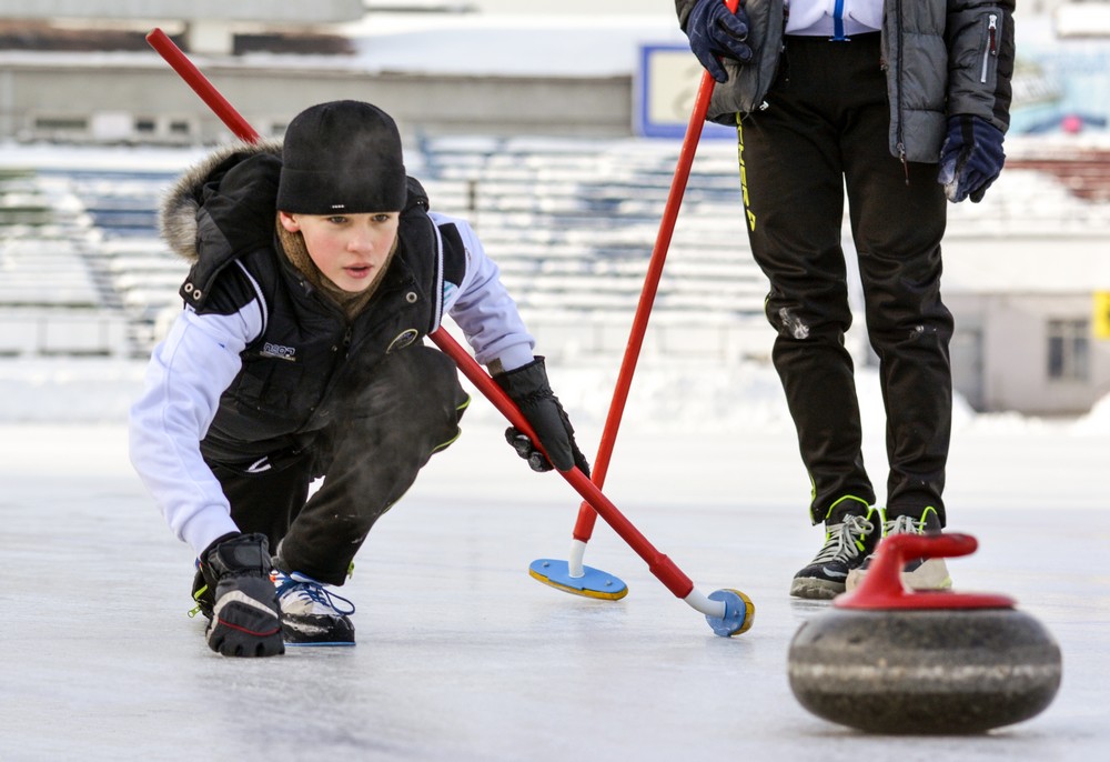 Керлинг называют «шахматами на льду», хороший удар нужно просчитать наперед, все осмыслить и выбрать правильный ход