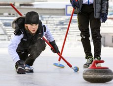Керлинг называют «шахматами на льду», хороший удар нужно просчитать наперед, все осмыслить и выбрать правильный ход