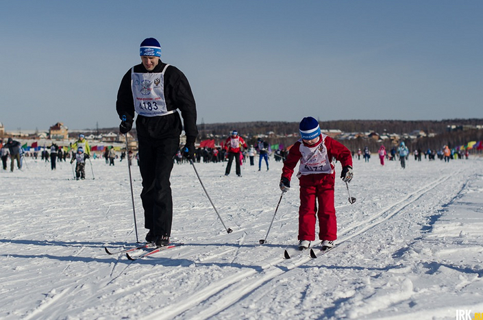 Участники «Лыжни России». Автор фото — Илья Татарников