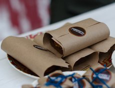 Happy food участвует уже во втором Ресторанном дне. Меню почти не изменилось: сэндвичи с авокадо, грильяж и трюфели ручной работы. Добавился также вкуснейший овощной супчик