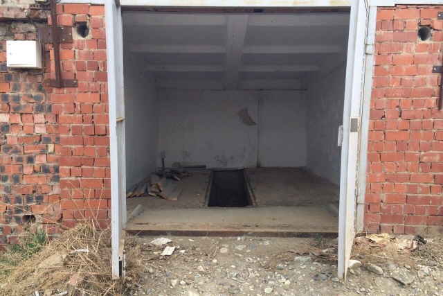 Гараж в кооперативе № 142 в микрорайоне Первомайском