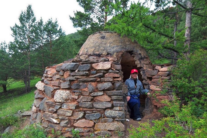 Каменный шатер. Фото с сайта www.fanatbaikala.ru