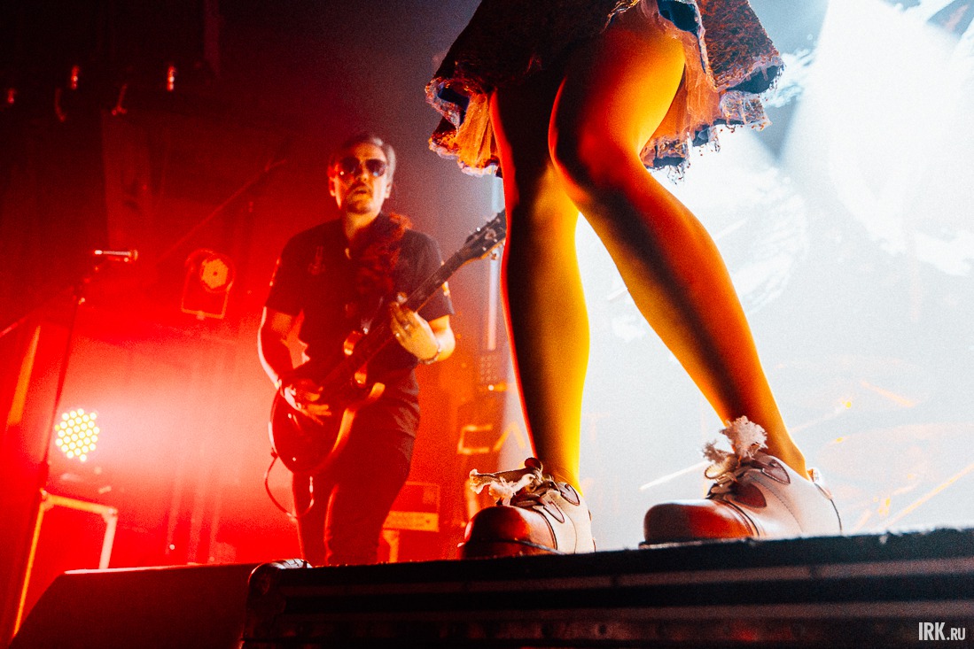 Группу отличают эпатажность создаваемых ими образов