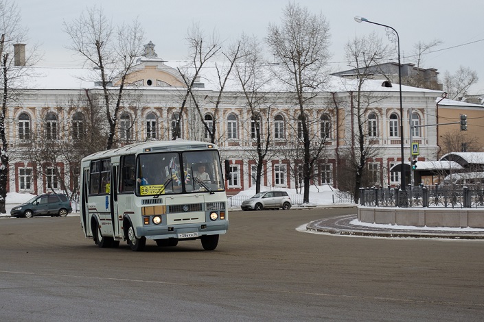 Автобус. Фото Ильи Татарникова