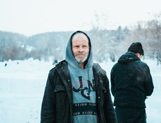 Бригадир Виктор Васильевич Князев рассказал, что когда строители вышли на разведку 3 января, на заливе было удивительной красоты природное явление: «Здесь было красивое гало, двойная радуга, это было очень красиво! Господь нам помогает, даёт такой знак»
