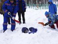 Спасатели аварийно-спасательной службы продемонстрировали поиски и спасение из-под импровизированной снежной лавины добровольца — журналиста Ивана Мамонтова