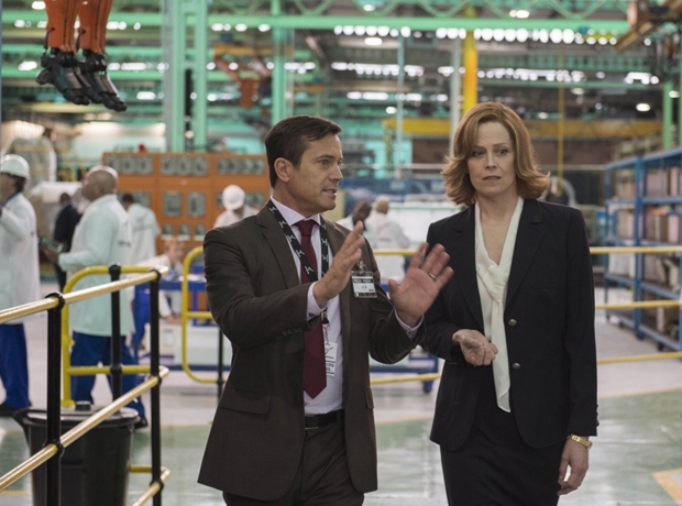 Кадр из фильма «Робот по имени Чаппи». Фото с сайта www.kinopoisk.ru