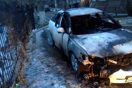 Сгоревшая машина. Фото ДТП 38RUS