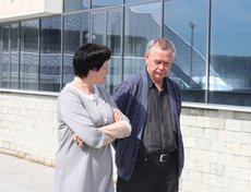 15 июня 2013 года. Валентин Распутин беседует с Ольгой Стасюлевич, директором Иркутской областной библиотеки имени И. И. Молчанова-Сибирского