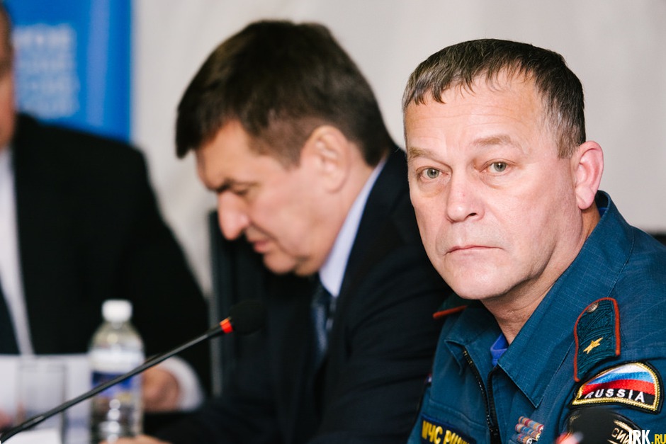 На заседании присутствовал председатель правительства Иркутской области Александр Битаров.
