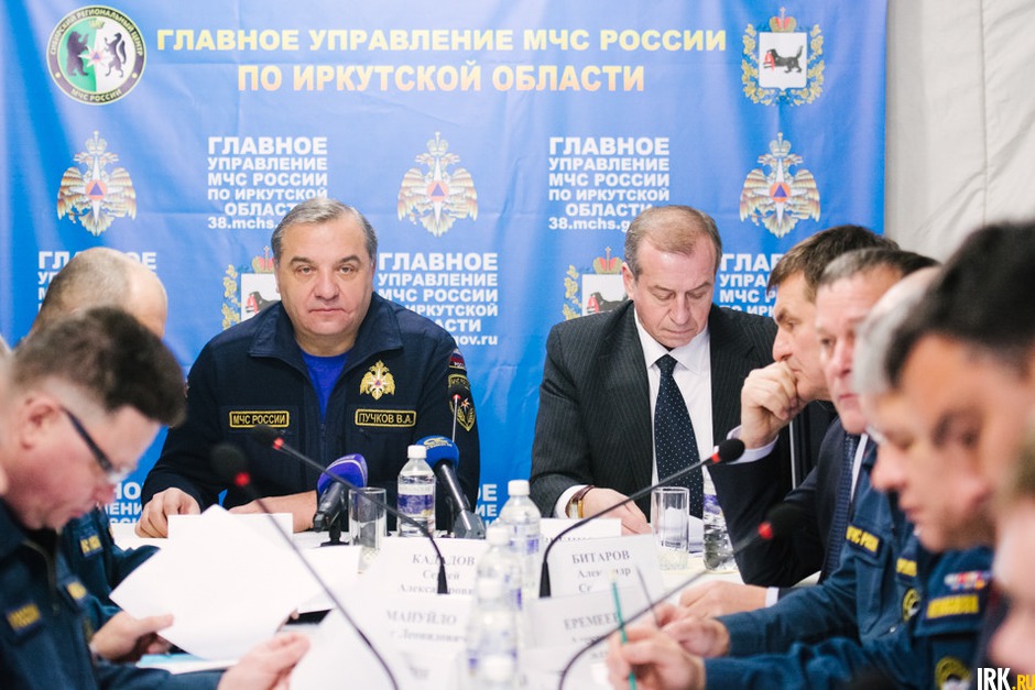 Министр провел выездное совещание по реагированию органов управления и территориальных подразделений на чрезвычайные ситуации, которые возможны на дорогах при плохой погоде, в жилищно-коммунальном хозяйстве, приближающемуся пожароопасному периоду.