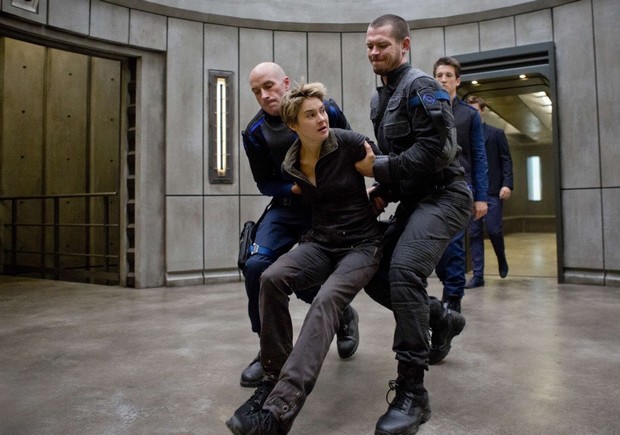 Кадр из фильма «Дивергент, глава 2. Инсургент». Фото с сайта www.kinopoisk.ru