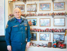 Первый раз, когда я зашёл в кабинет Валентина Николаевича, моё внимание было приковано к коллекции, нежели к тому, что мне надо было снимать.