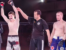 Победителем поединка стал Никита Мейнцер.