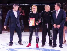 По итогам двух раундов судьи отдали победу Лине Манжула.