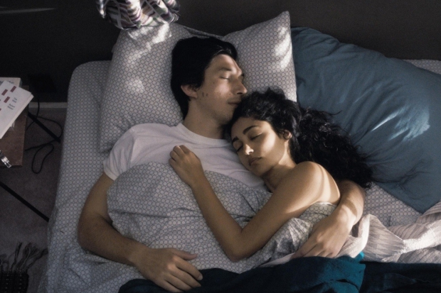 Патерсон черпает вдохновение в повседневности. Фото с сайта www.kinopoisk.ru