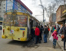 Муниципального транспорта явно не хватает.