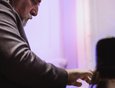 Валерий Гроховский — известный российский и американский пианист и композитор, исполняющий как симфоническую, так и джазовую музыку. Профессор по классу фортепиано Техасского университета в Сан-Антонио (США).
