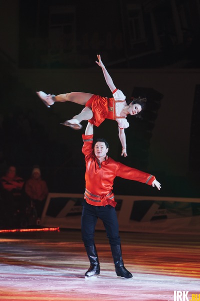 Мария Петрова и Алексей Тихонов