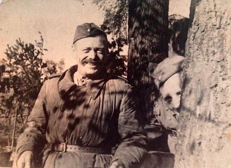 Сергей Петрович Лещинский, день освобождения Польши — февраль 1945 года. Фото прислала Валентина Лещинская.
