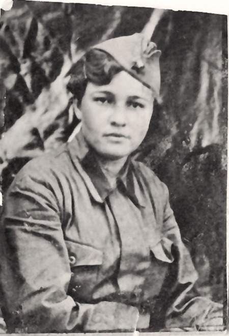 Надежда Степановна Андреева (Чайкина), 1942 год, первое военное фото. Снимок прислала Вера Страутиньш.