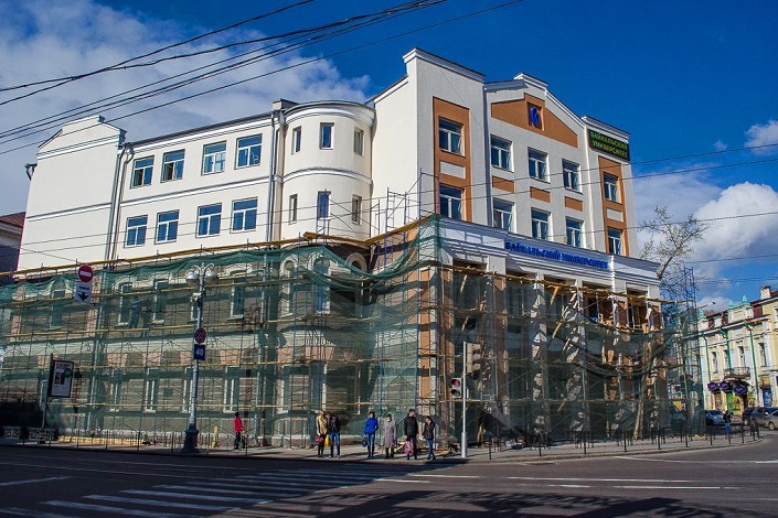 Здание БГУЭП, в котором находился госпиталь. Фото ИА «Иркутск онлайн»
