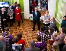 На выставке представлены фотографии сёл и деревень до затопления и строительства Братской ГЭС и вырезки газетных и журнальных материалов Валентина Григорьевича на тему охраны природы и экологии.