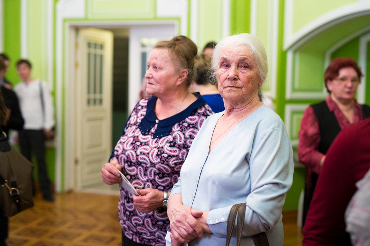 Те, кто знал Валентина Распутина лично, вспоминают, что он был очень скромным и не словоохотливым.