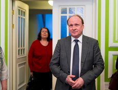 Владимир Толстой, советник президента России по вопросам культуры: «Я счастлив быть здесь вместе с вами и благодарен театру за то, что они смогли сделать  такой подарок землякам Распутина и всем иркутянам».