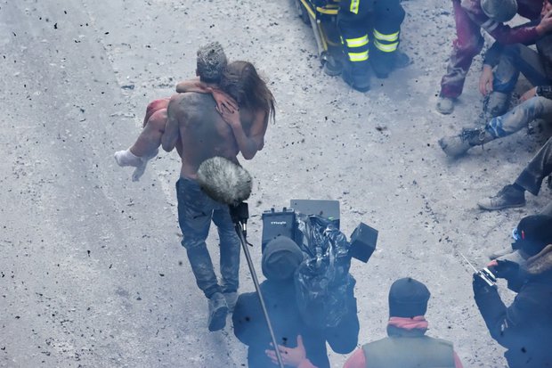 Сцена спасения: вид съемок сверху (фото с сайта thr.ru) Сцена спасения: вид съемок сверху (фото с сайта thr.ru)
