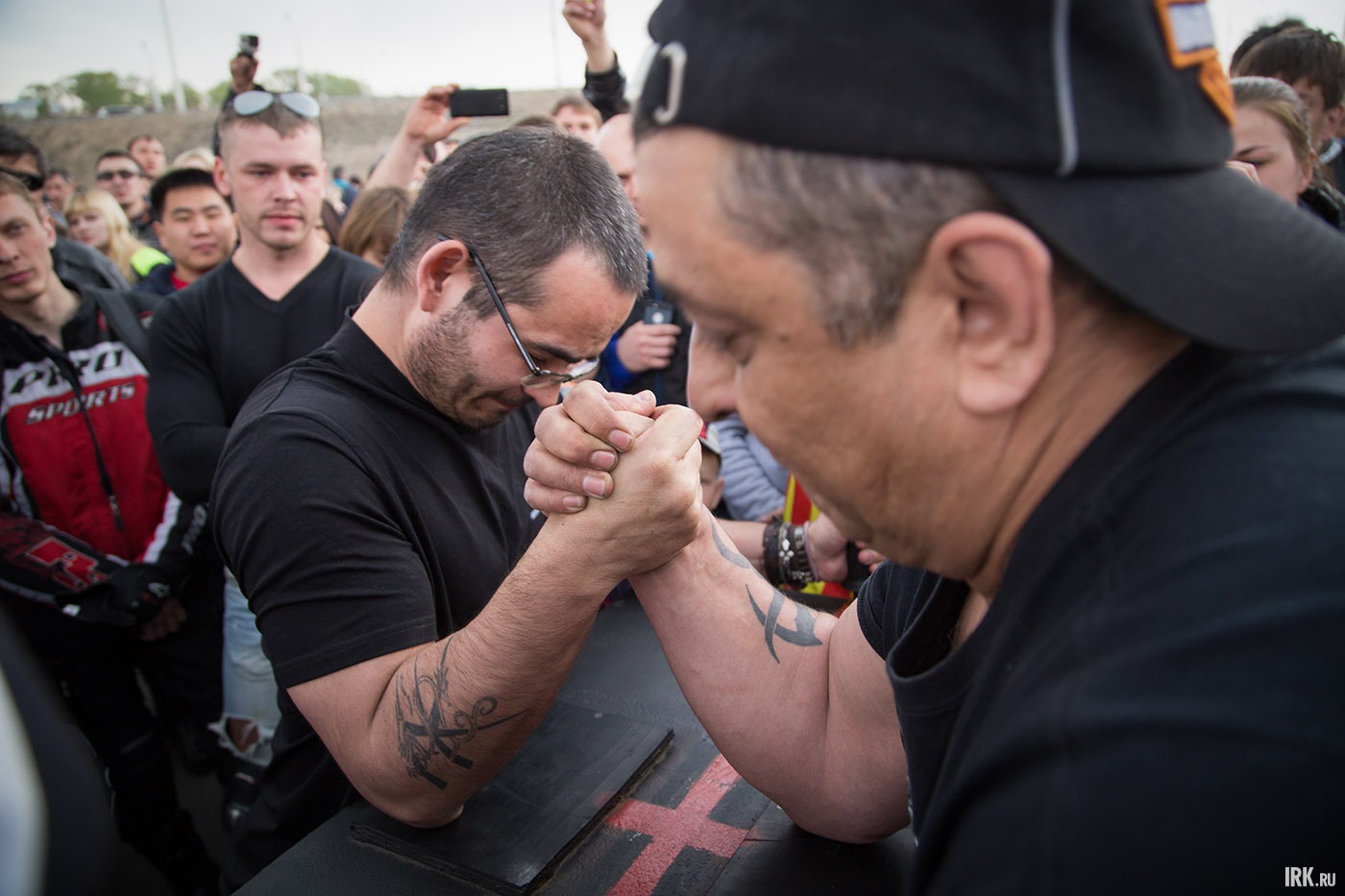 В рамках праздника состоялся турнир по армрестлингу.