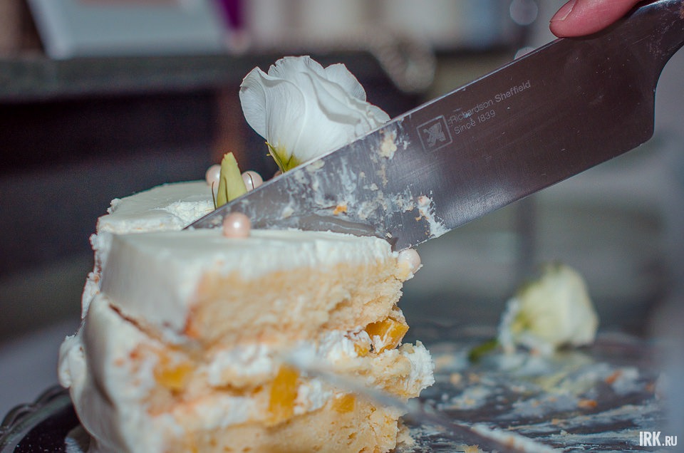 Нам досталось немного тортика…