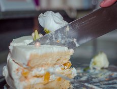 Нам досталось немного тортика…