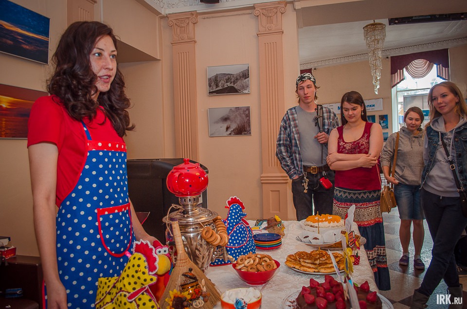 Татьяна Копылова в феврале вдохновилась рестоднем и подумала: «Я тоже могу!». Она решила порадовать своих гостей домашним угощением, создать атмосферу традиционного русского чаепития.