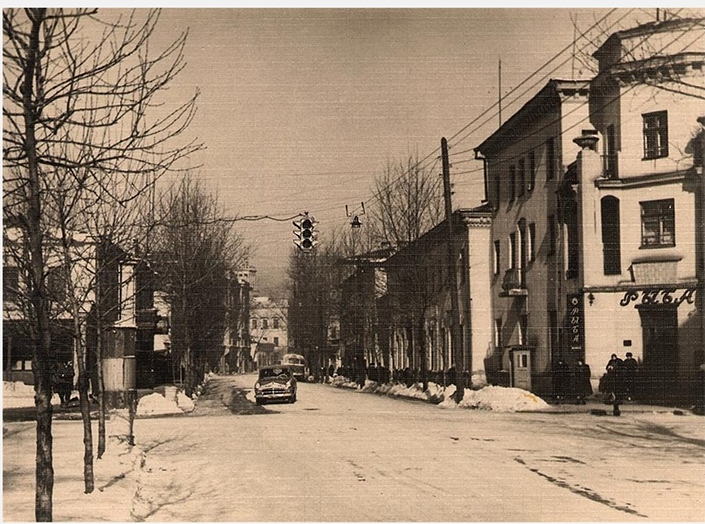 Улица Сухэ-Батора в 50-е годы